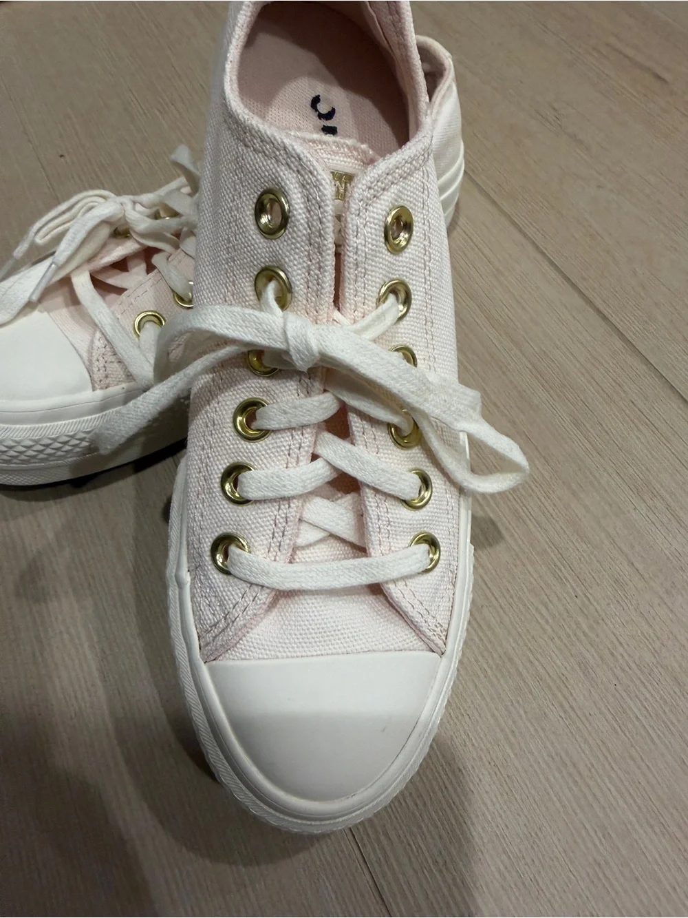 Converse Kids Low-Top Sneakers in Pale Pink and White